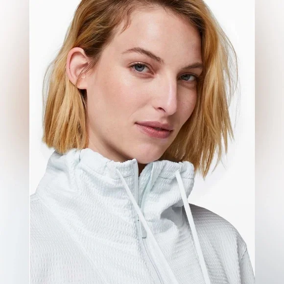 Lululemon Athletica Light Blue Half-Zip Sweatshirt - Picture 2 of 8